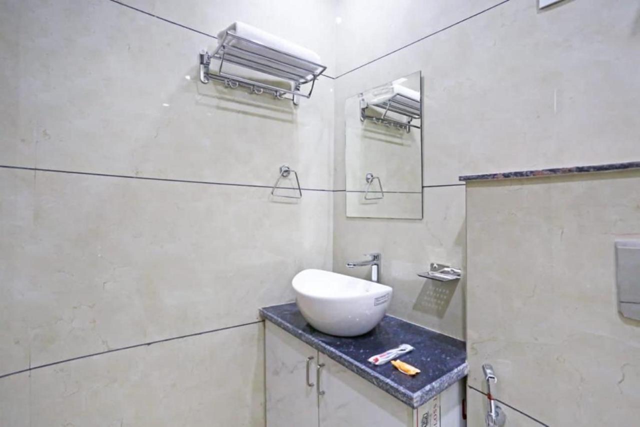 Hotel Mannat Bhera Enclave นิวเดลี ภายนอก รูปภาพ