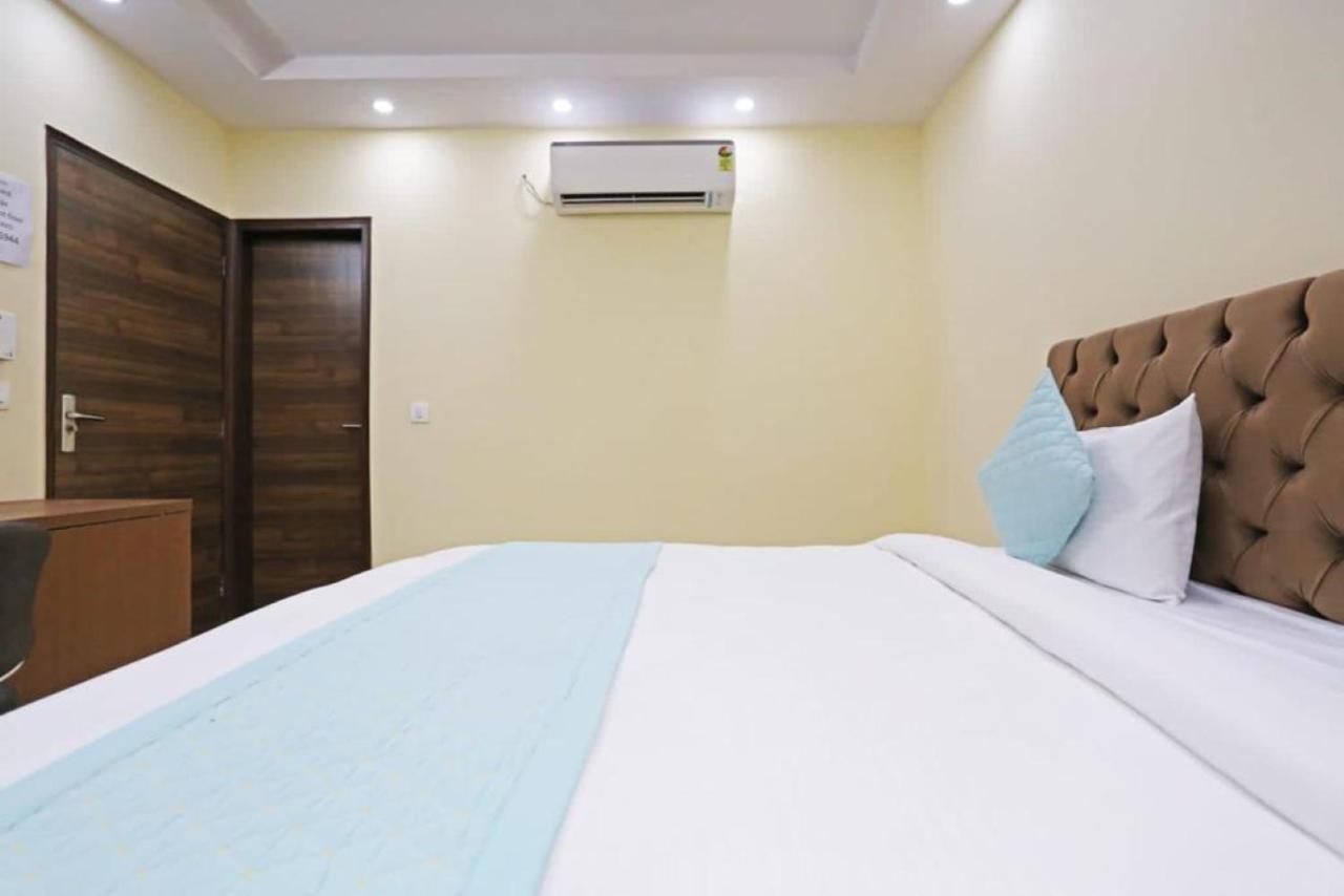 Hotel Mannat Bhera Enclave นิวเดลี ภายนอก รูปภาพ